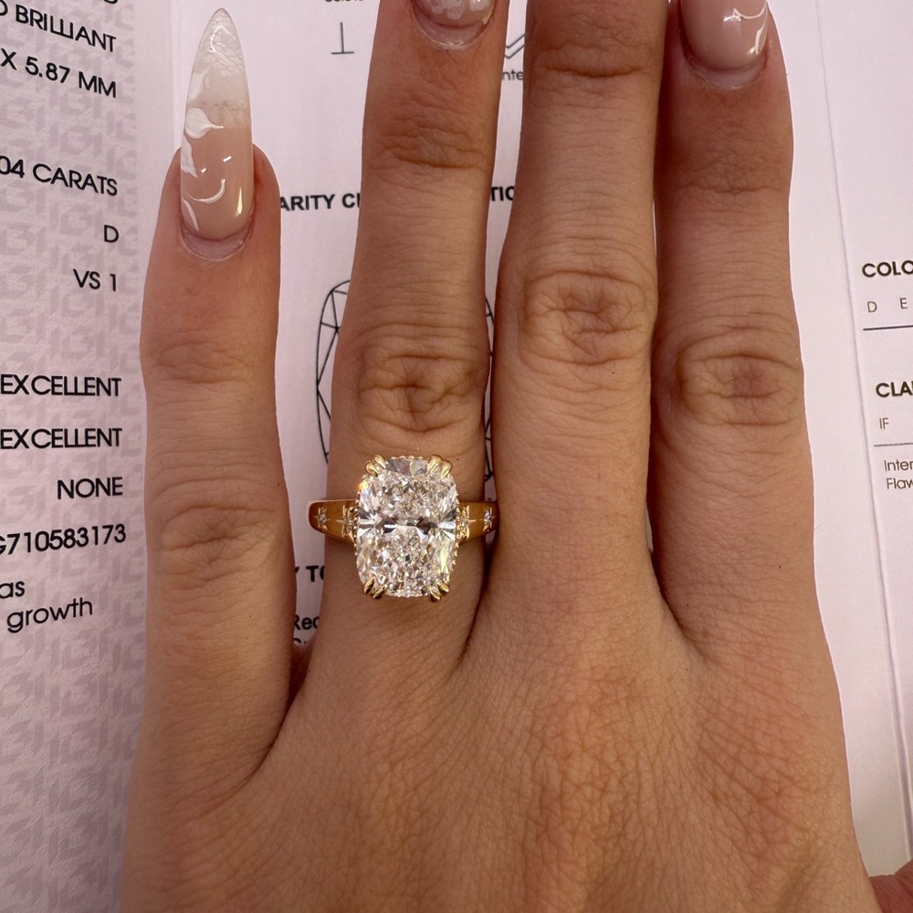 5.04 carat D VS1 elongated cushion diamond engagement ring - Picture 10 of 15